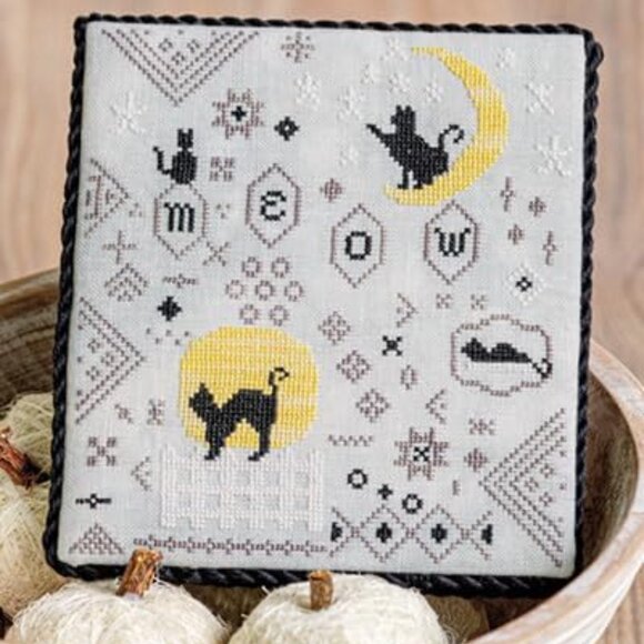 Halloween Cross Stitch Magazine & Hand-Dyed Fabric Bundle - 14ct Gray Aida, 7x9 - Picture 8 of 8